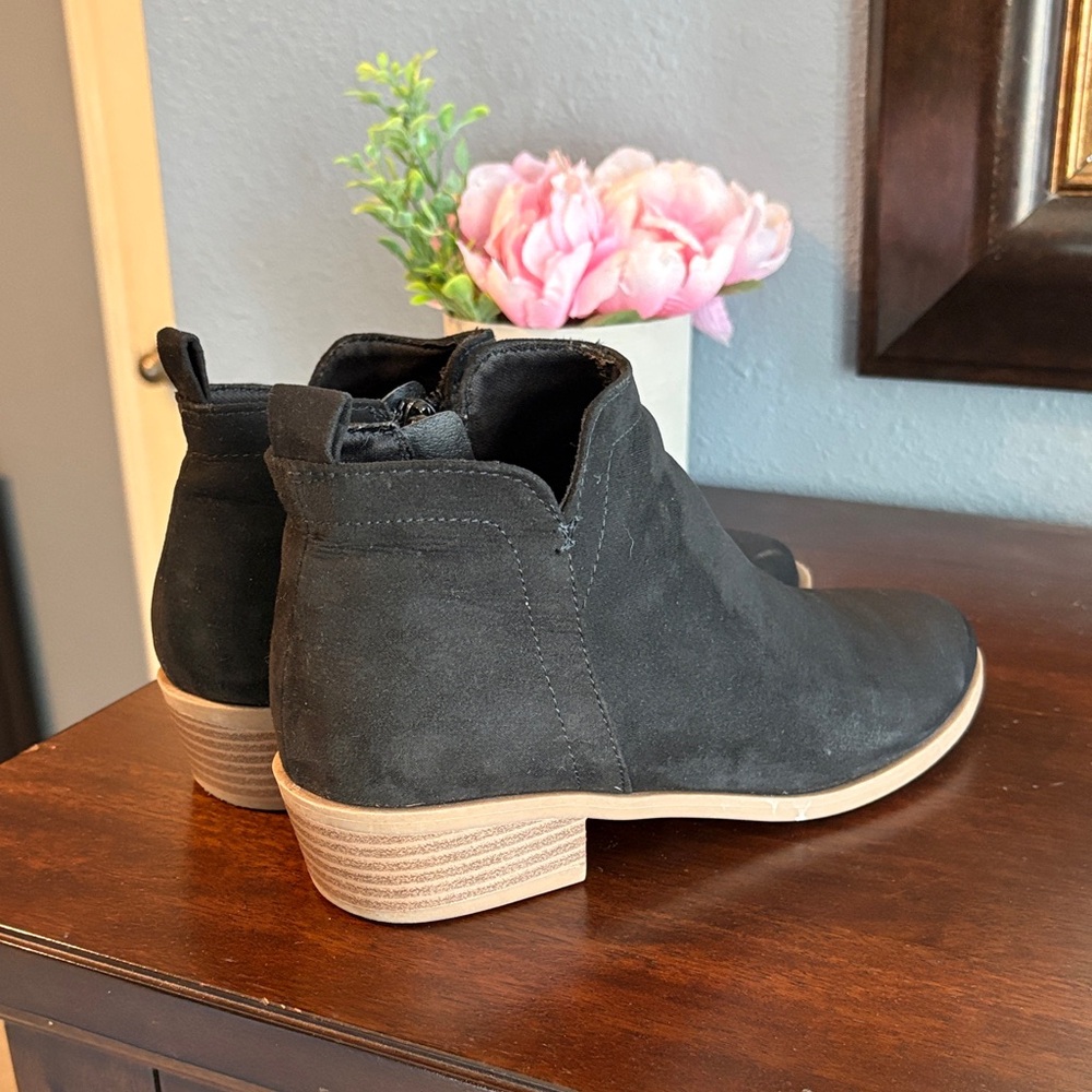 Wonder Nation Black Ankle Booties
